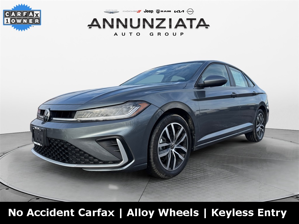 2025 Volkswagen Jetta SE's photo