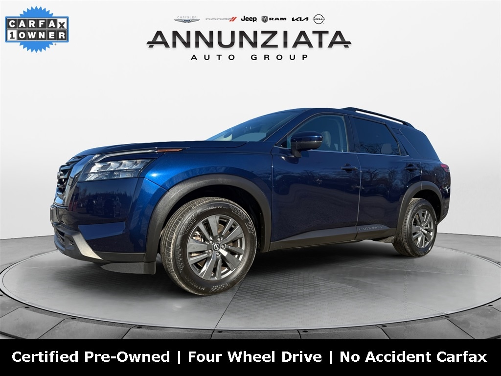 2024 Nissan Pathfinder SV's photo