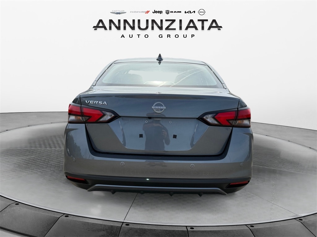 New 2025 Nissan Versa 1.6 SV Sedan