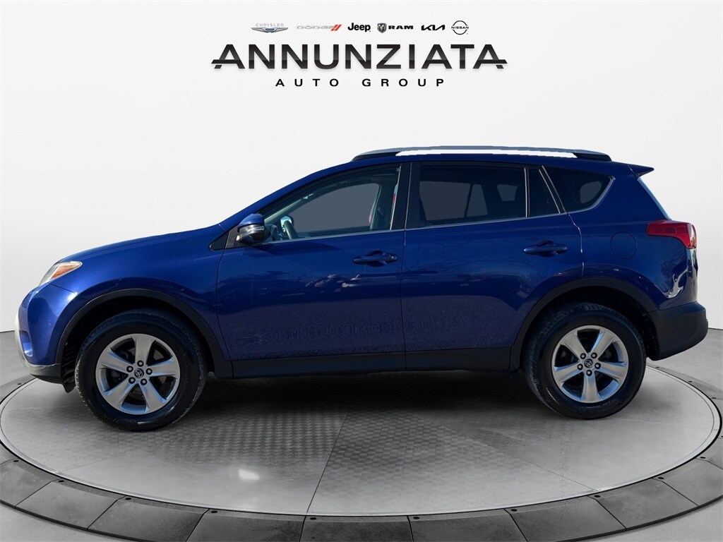 2015 Toyota RAV4 XLE photo 2