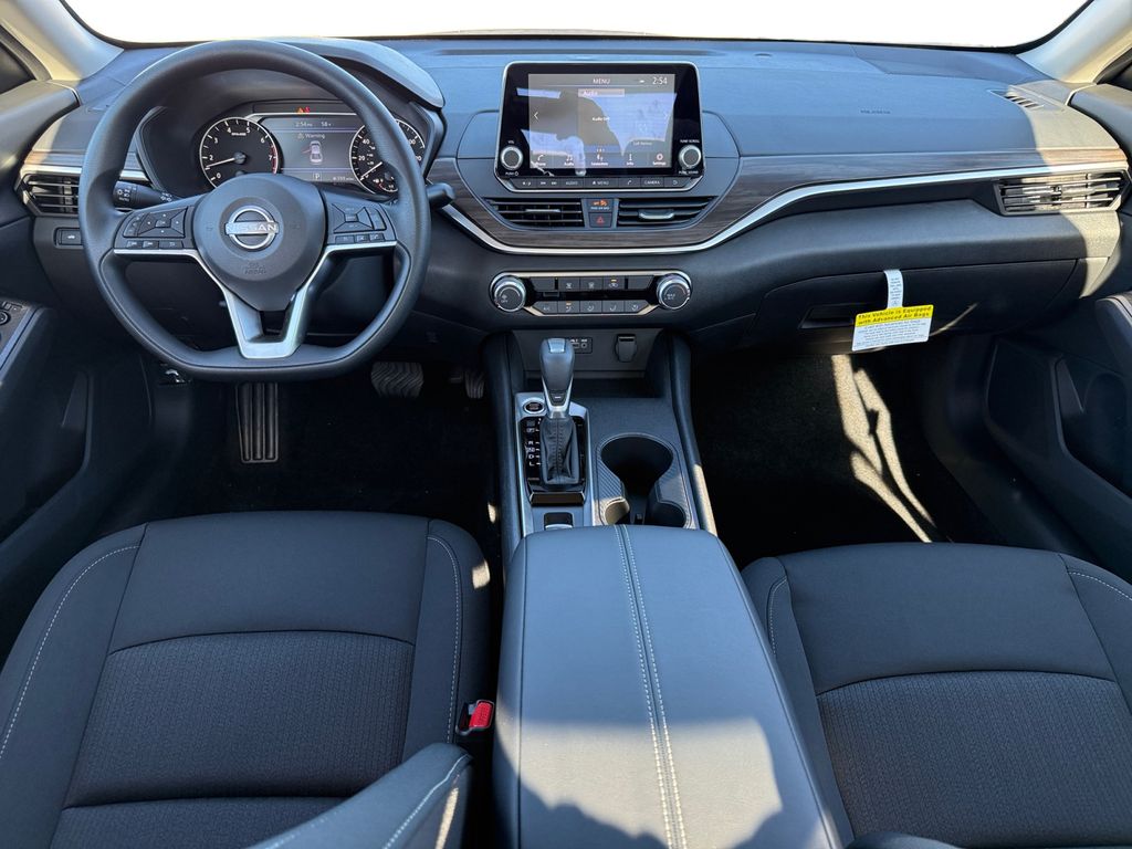 2025 Nissan Altima SV - Photo 10