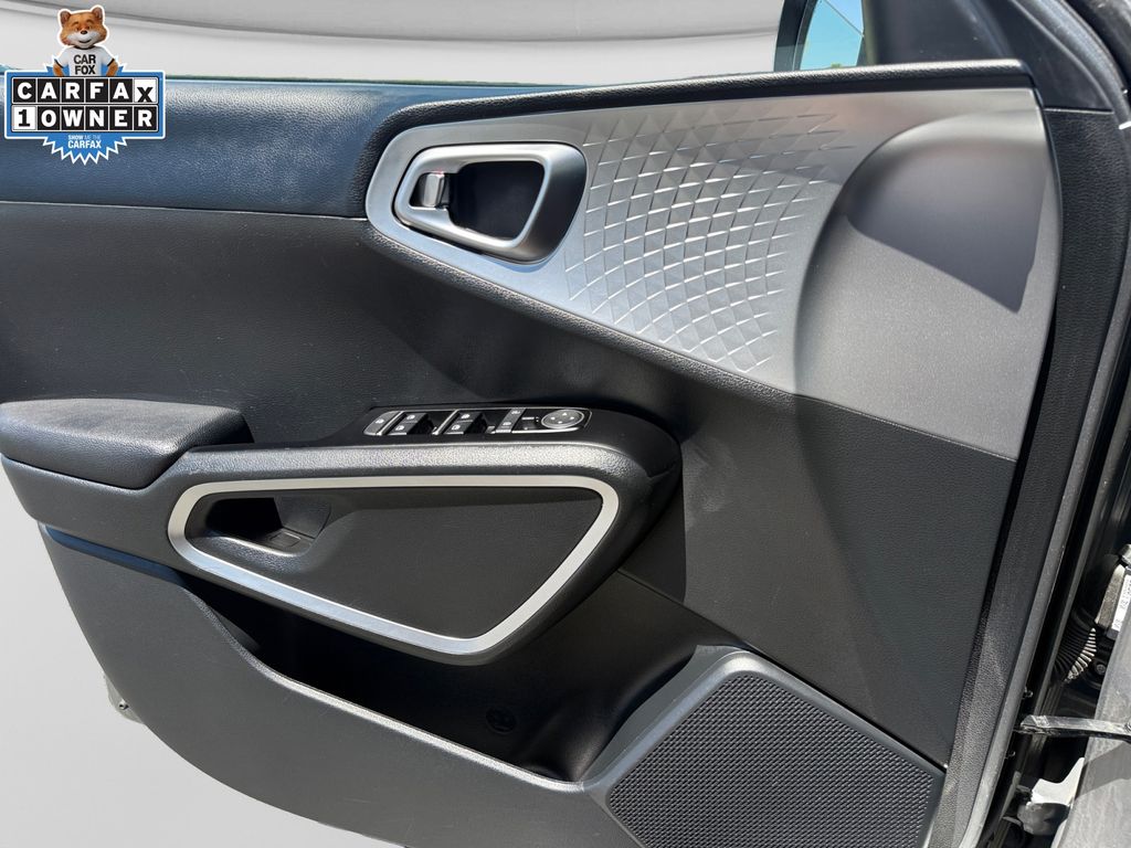 2025 Kia Soul LX - Photo 31