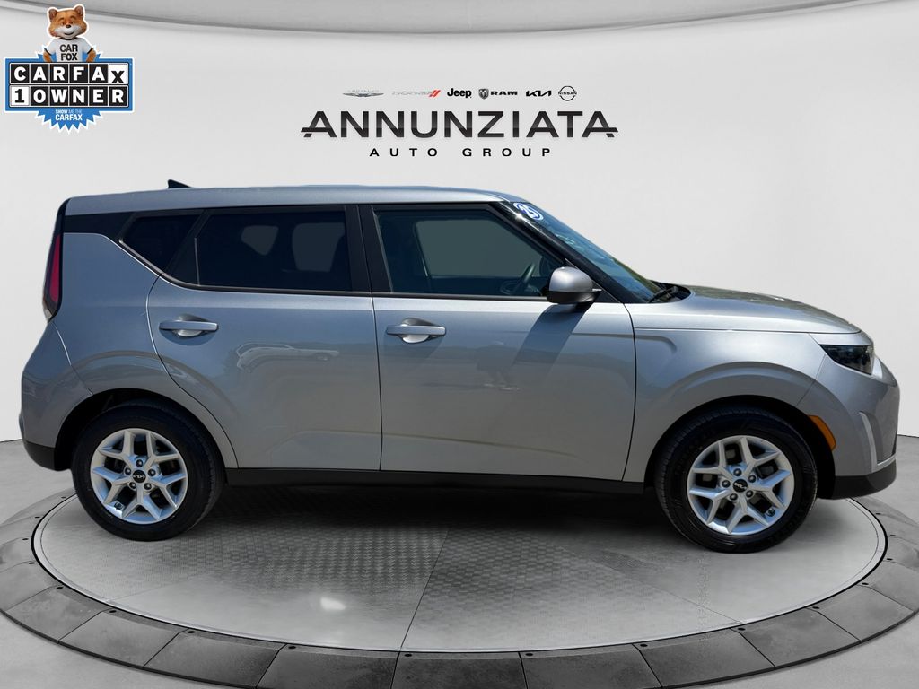 2025 Kia Soul LX - Photo 6