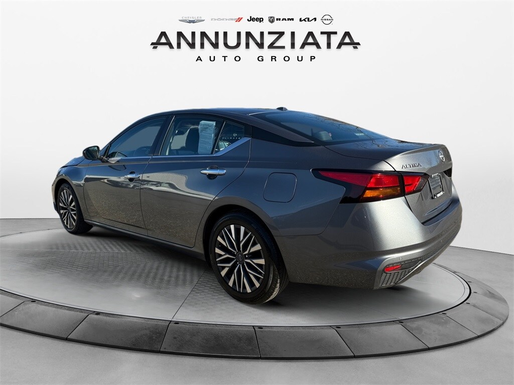 2024 Nissan Altima 2.5 SV photo 3