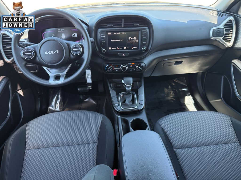 2025 Kia Soul LX - Photo 10