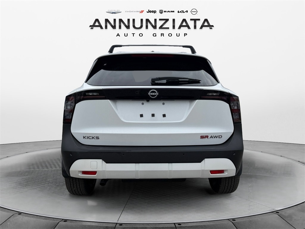 New 2026 Nissan Kicks SR SUV