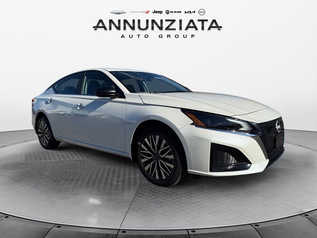 2025 Nissan Altima SV - Photo 7