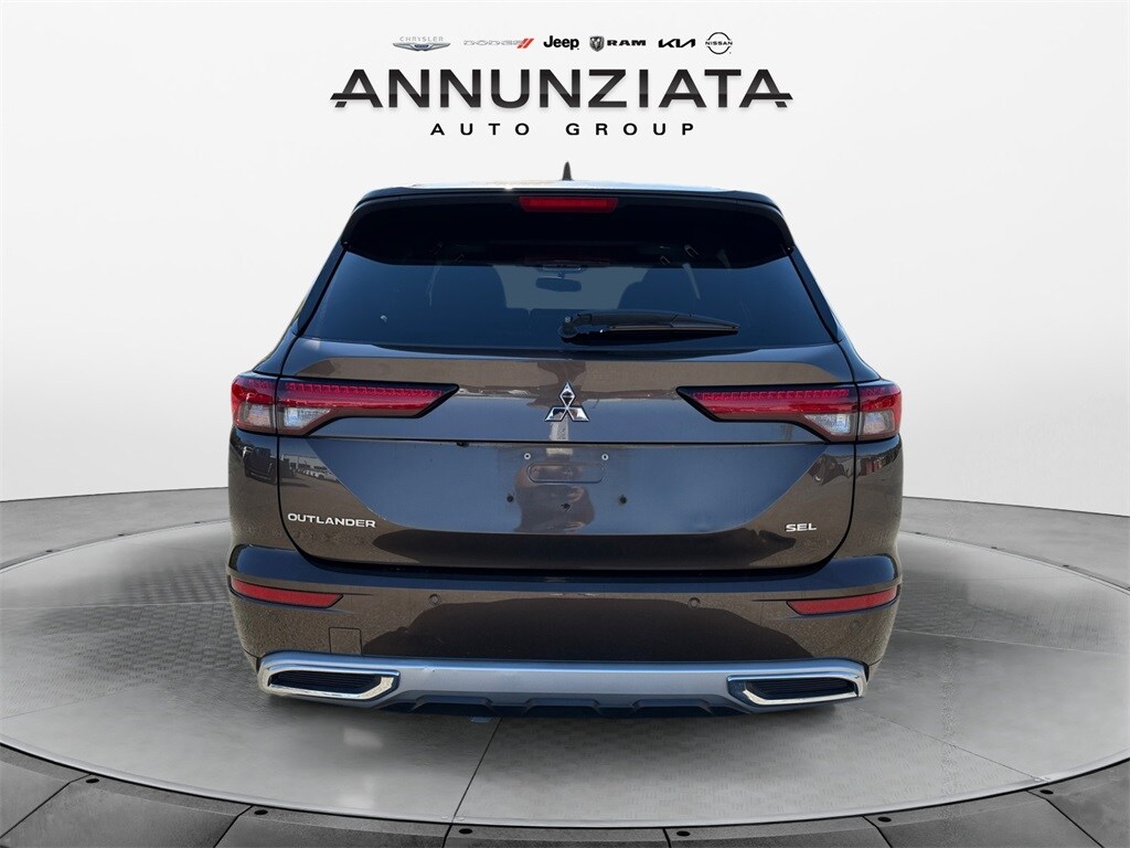 2022 Mitsubishi Outlander SEL photo 4