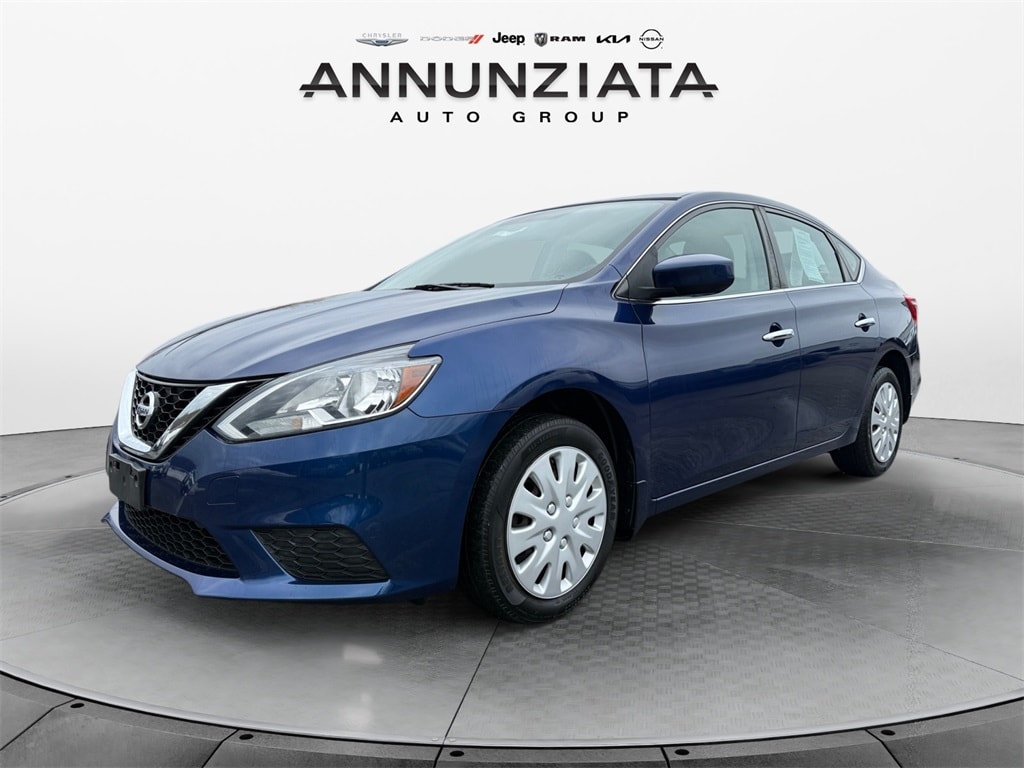 2017 Nissan Sentra S's photo