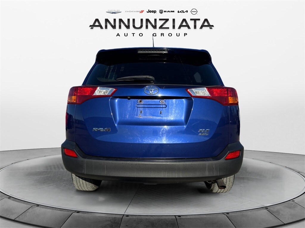 2015 Toyota RAV4 XLE photo 4