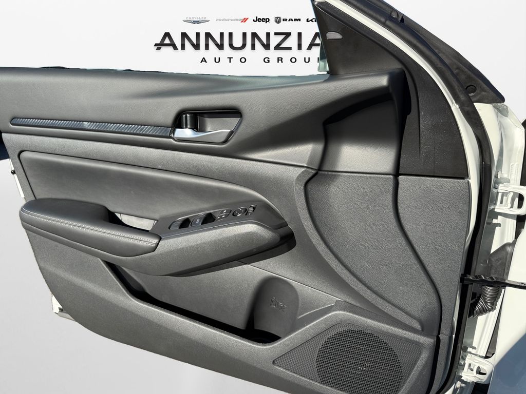 2025 Nissan Altima SV - Photo 28
