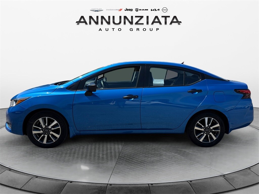 2024 Nissan Versa 1.6 S photo 2