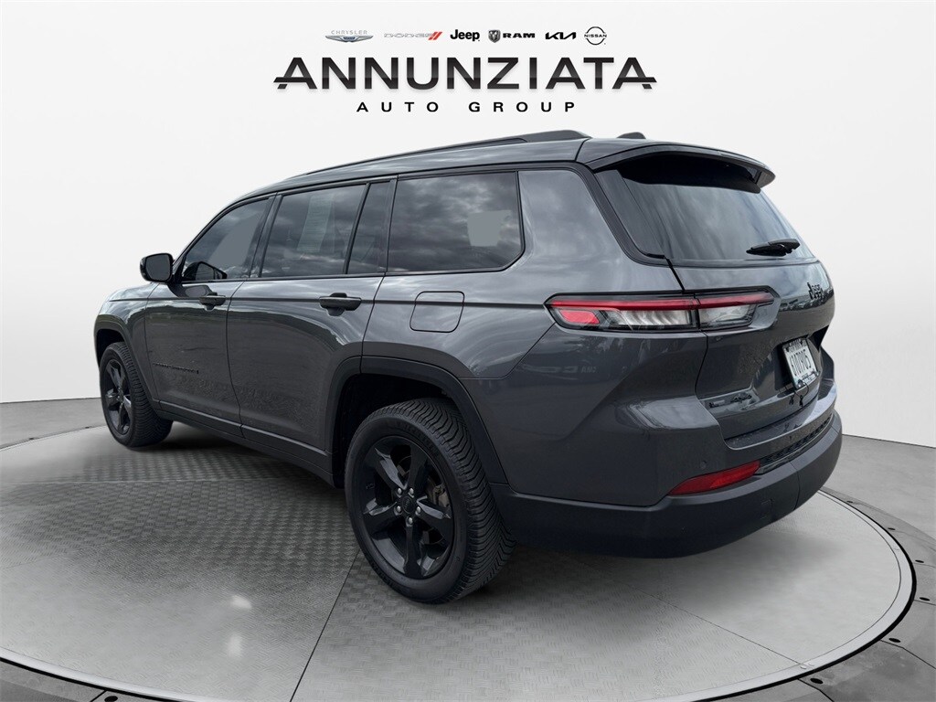 2023 Jeep Grand Cherokee Laredo photo 2
