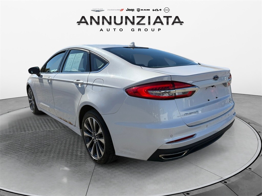 2019 Ford Fusion SE photo 3