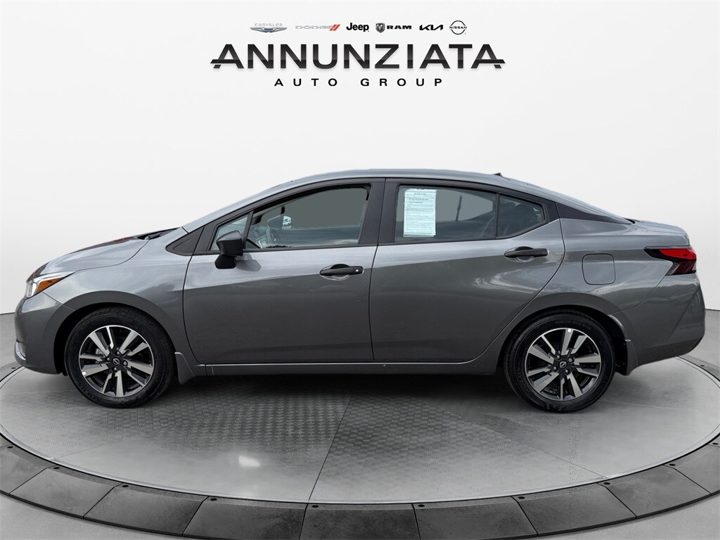 2024 Nissan Versa 1.6 S photo 2