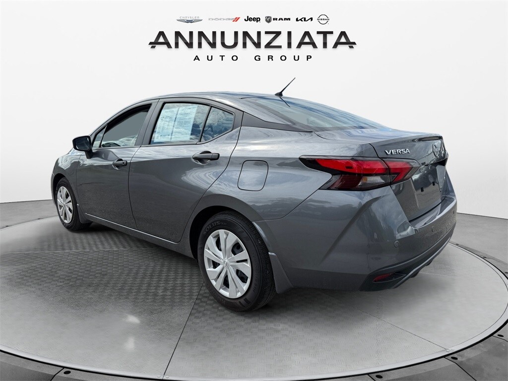 2024 Nissan Versa 1.6 S photo 3