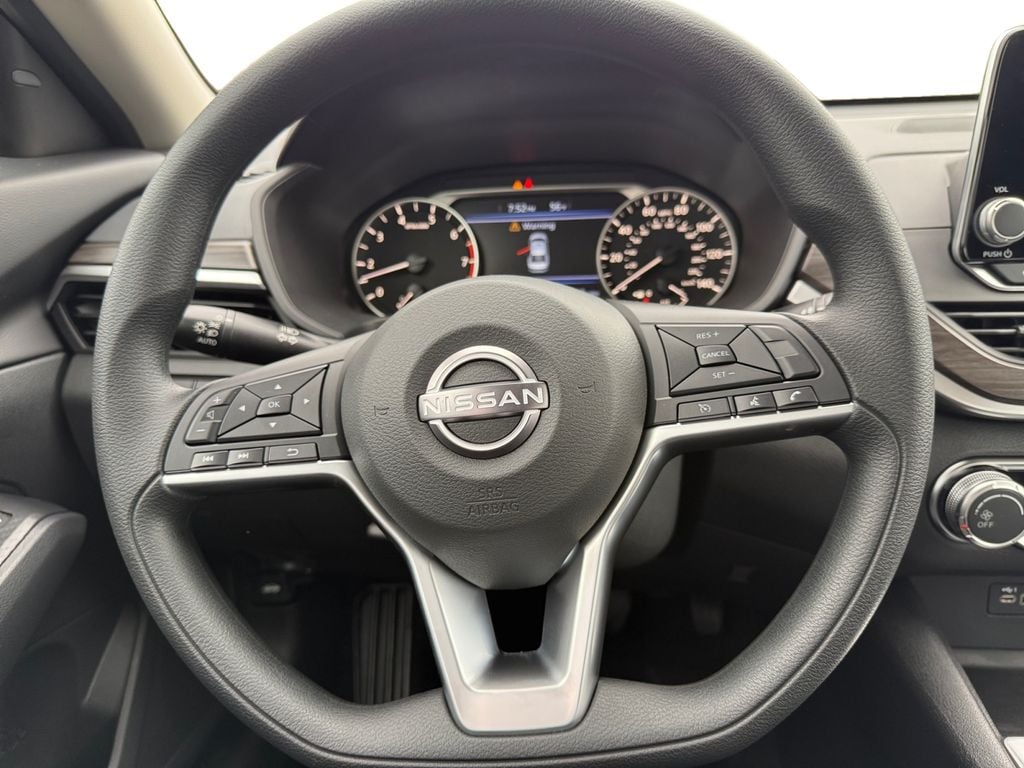 2025 Nissan Altima SV - Photo 12