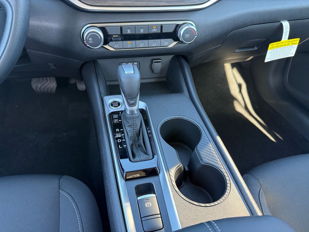 2025 Nissan Altima SV - Photo 13