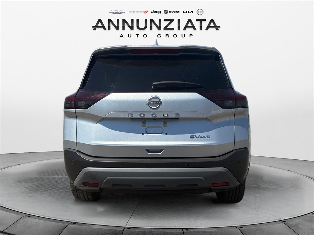 2023 Nissan Rogue SV photo 4