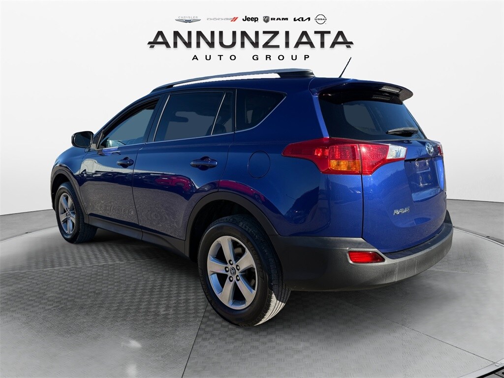 2015 Toyota RAV4 XLE photo 3