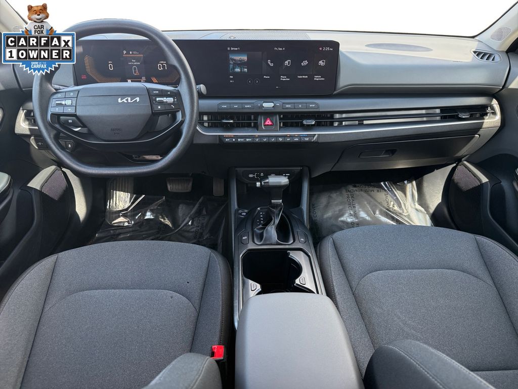 2025 Kia K4 LXS - Photo 10