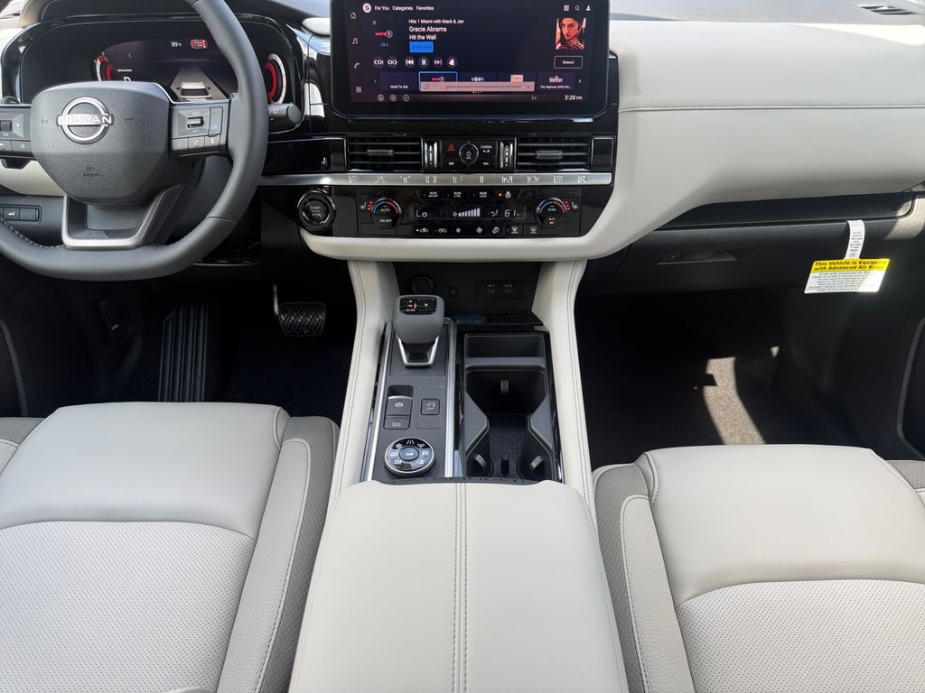 2026 Nissan Pathfinder SL 4WD's photo