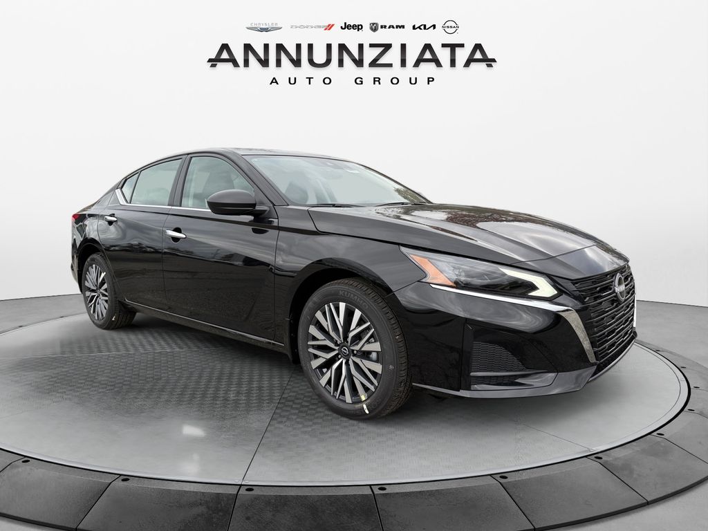 2025 Nissan Altima SV - Photo 7