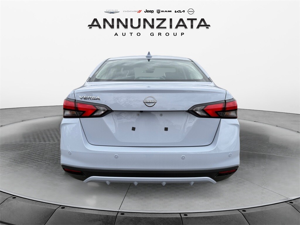 New 2025 Nissan Versa 1.6 SV Sedan