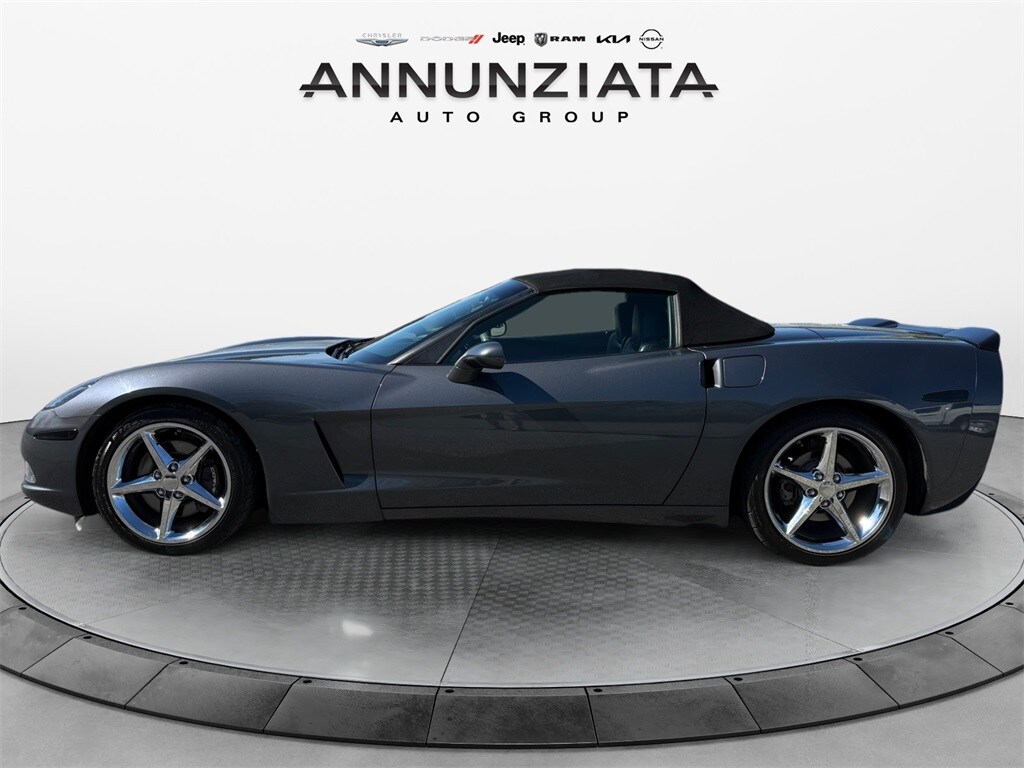 2012 Chevrolet Corvette 1LT Convertible photo 2