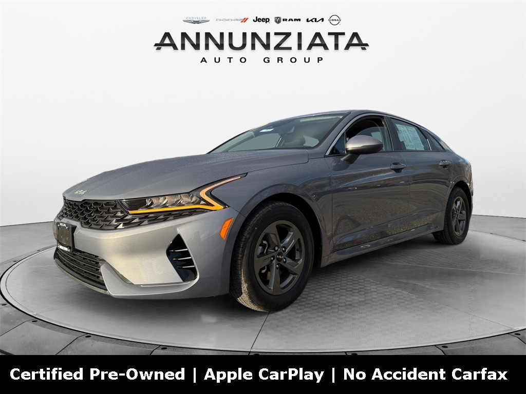 2022 Kia K5 LX's photo