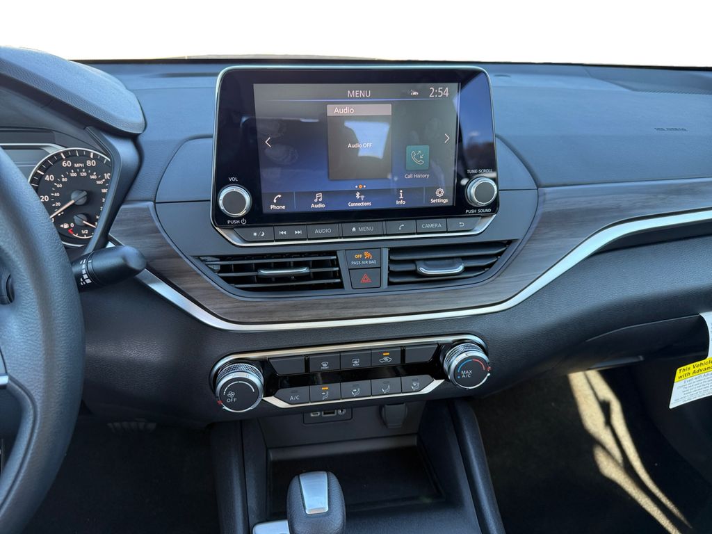 2025 Nissan Altima SV - Photo 11