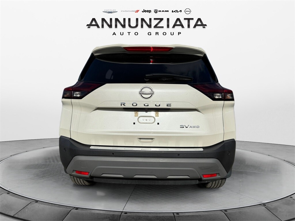 2022 Nissan Rogue SV photo 4
