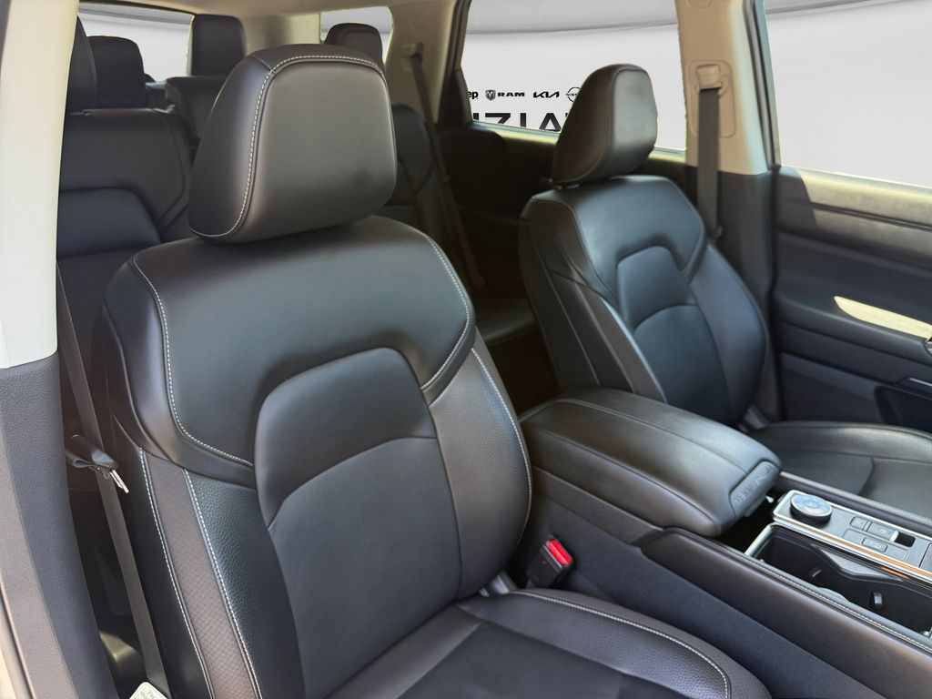 2022 Nissan Pathfinder SL - Photo 16