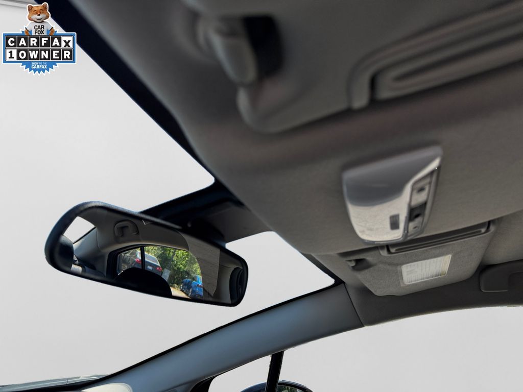 2025 Nissan Versa Sedan SV - Photo 27