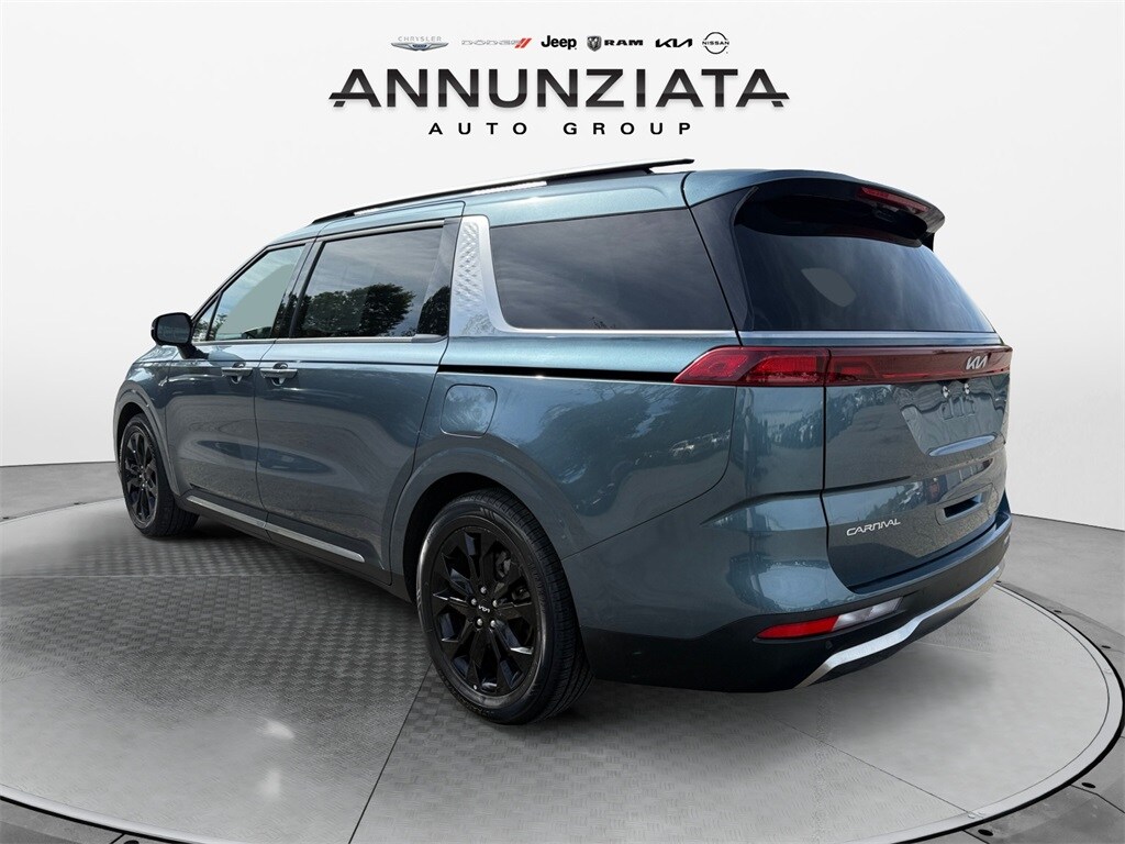 2024 Kia Carnival SX photo 3