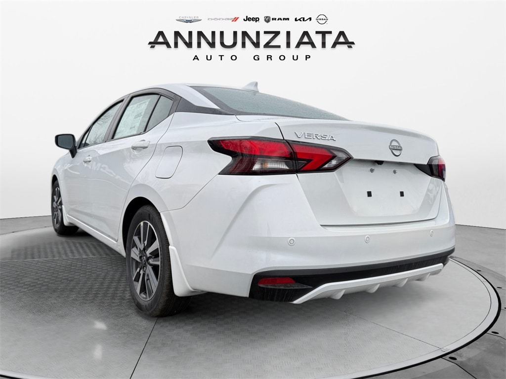 New 2025 Nissan Versa 1.6 SV Sedan