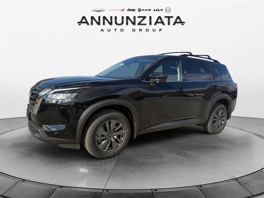 2025 Nissan Pathfinder SV's photo