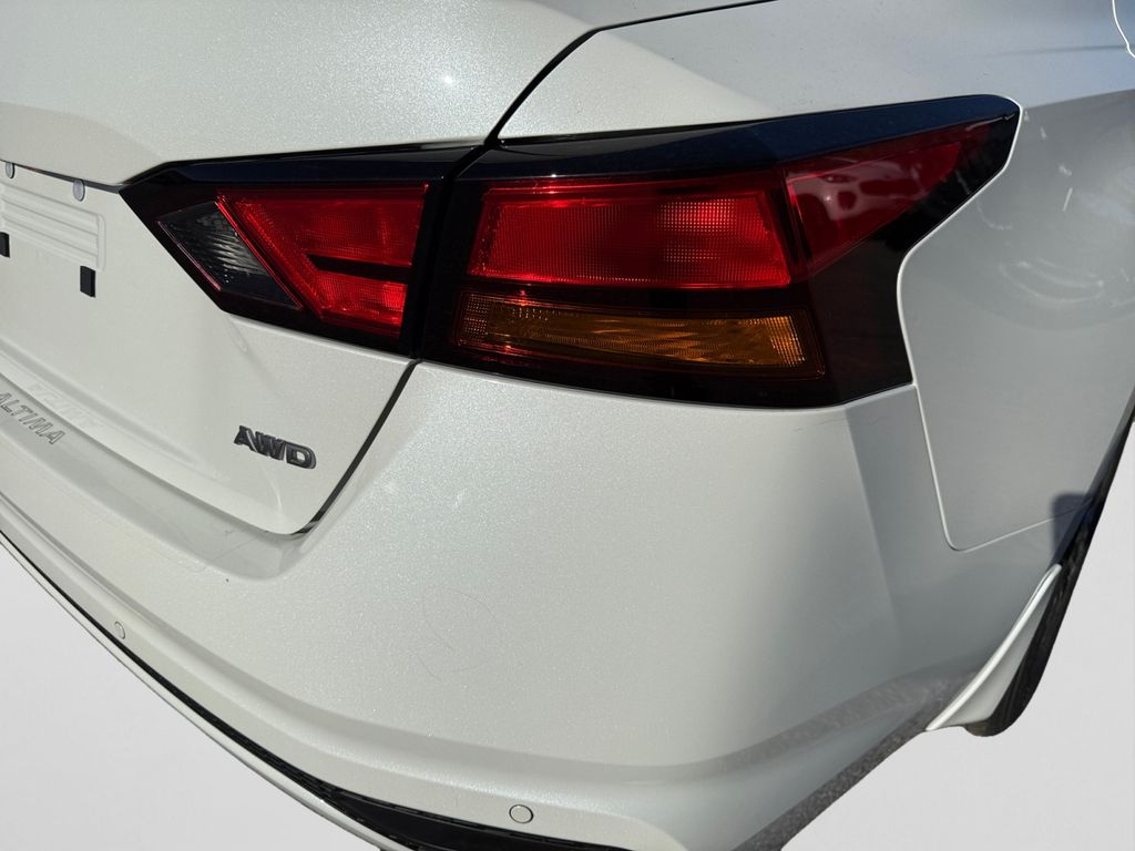 2025 Nissan Altima SV - Photo 19