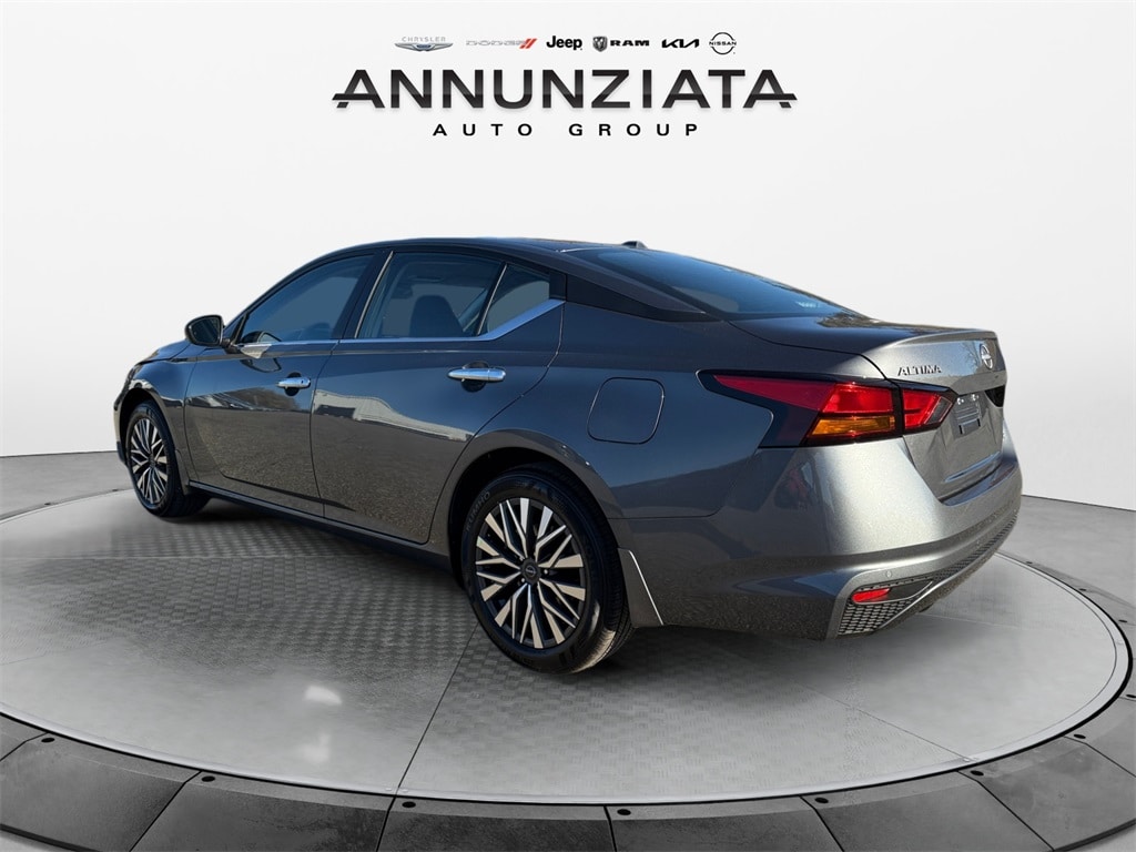 New 2025 Nissan Altima SV Sedan