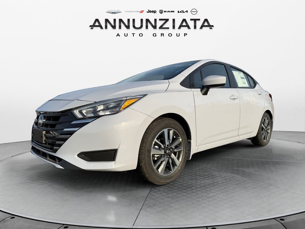 2025 Nissan Versa 1.6 SV CVT's photo