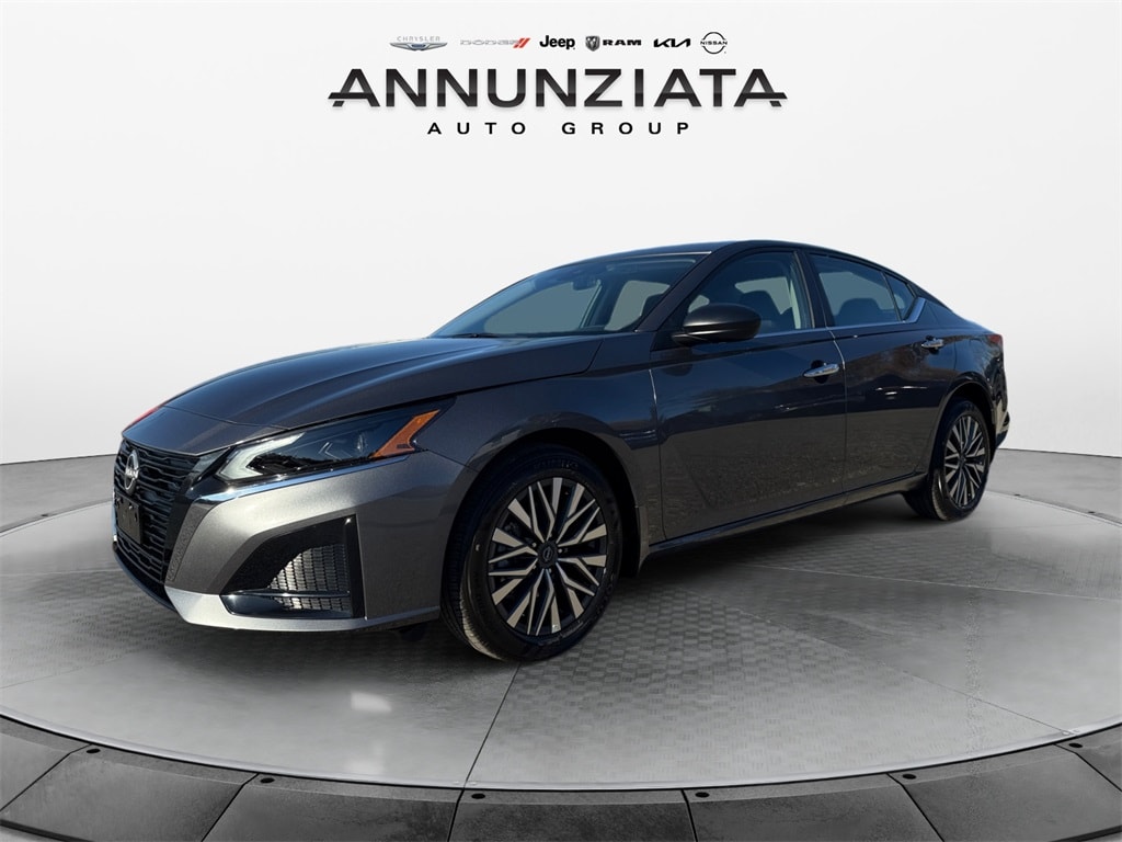 New 2025 Nissan Altima SV Sedan