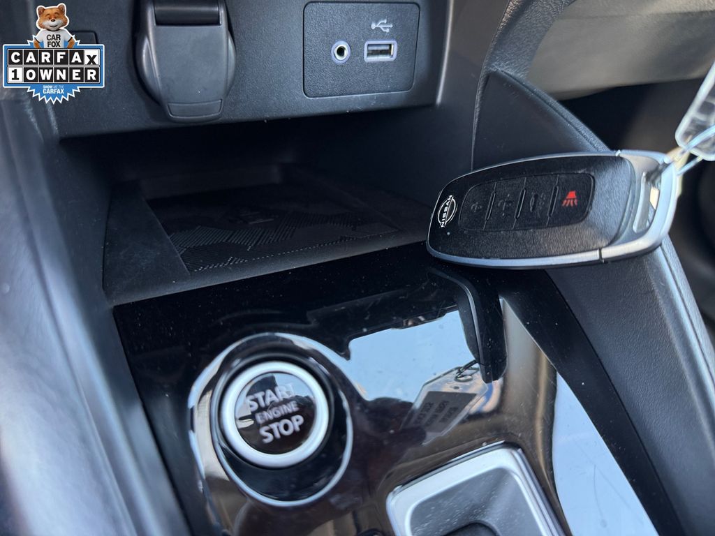 2025 Nissan Versa Sedan SV - Photo 30