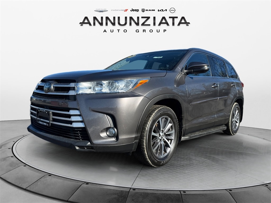 2019 Toyota Highlander XLE's photo