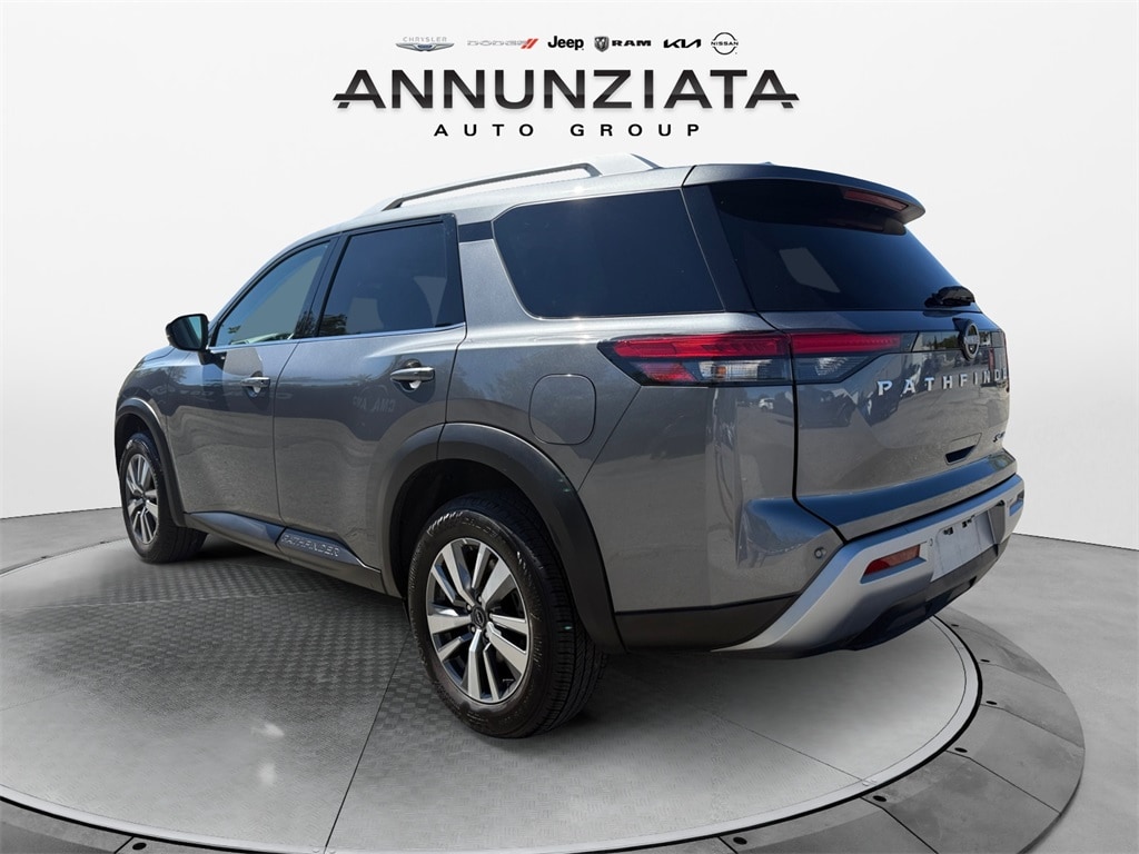 Used 2025 Nissan Pathfinder SL SUV