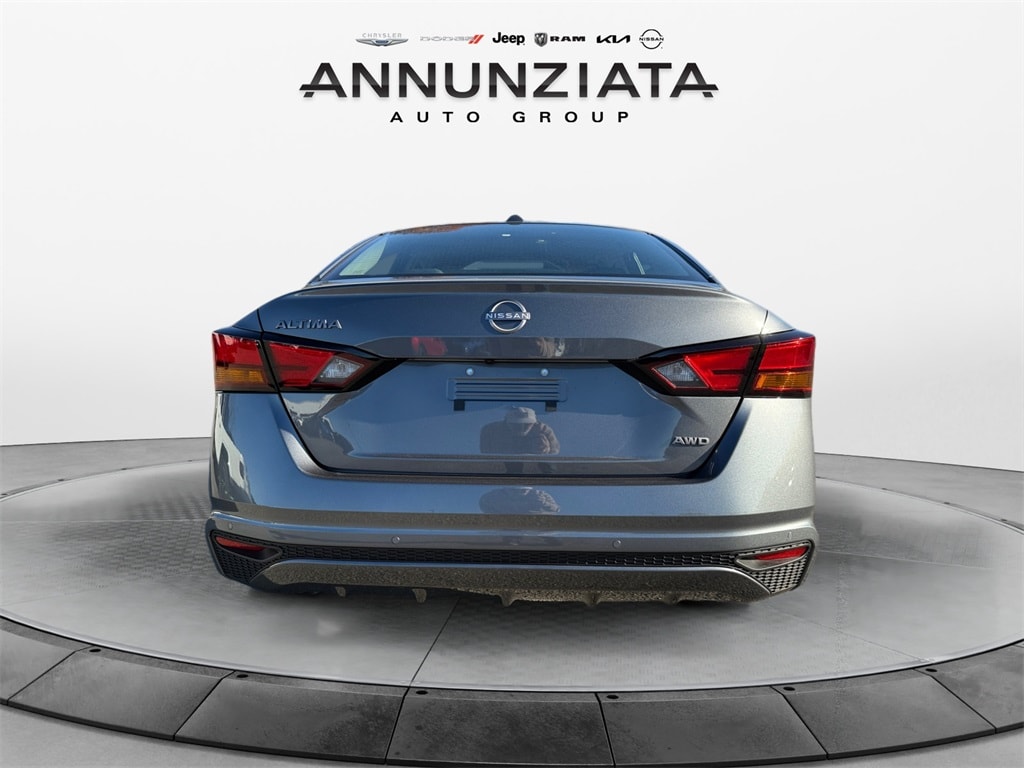 New 2025 Nissan Altima SV Sedan