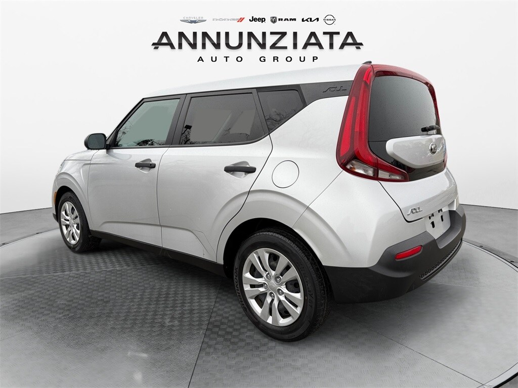 2021 Kia Soul LX photo 2