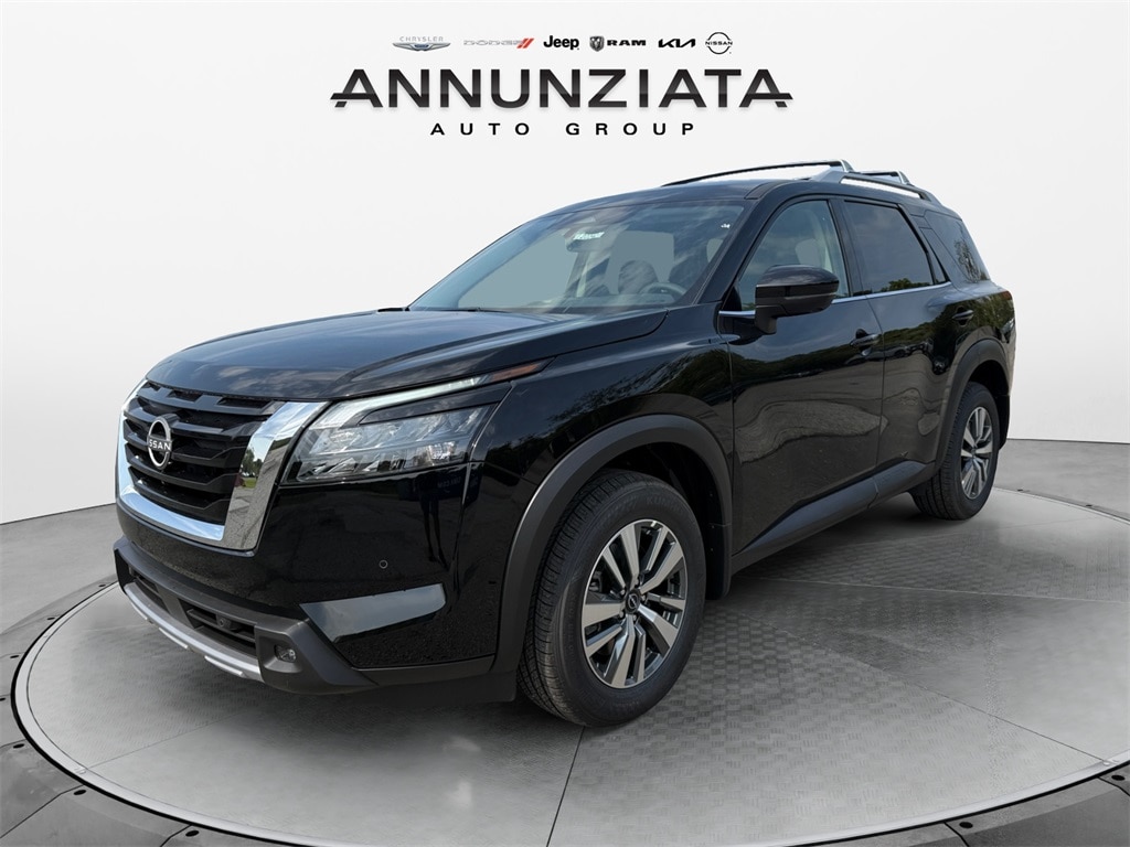 2025 Nissan Pathfinder SL