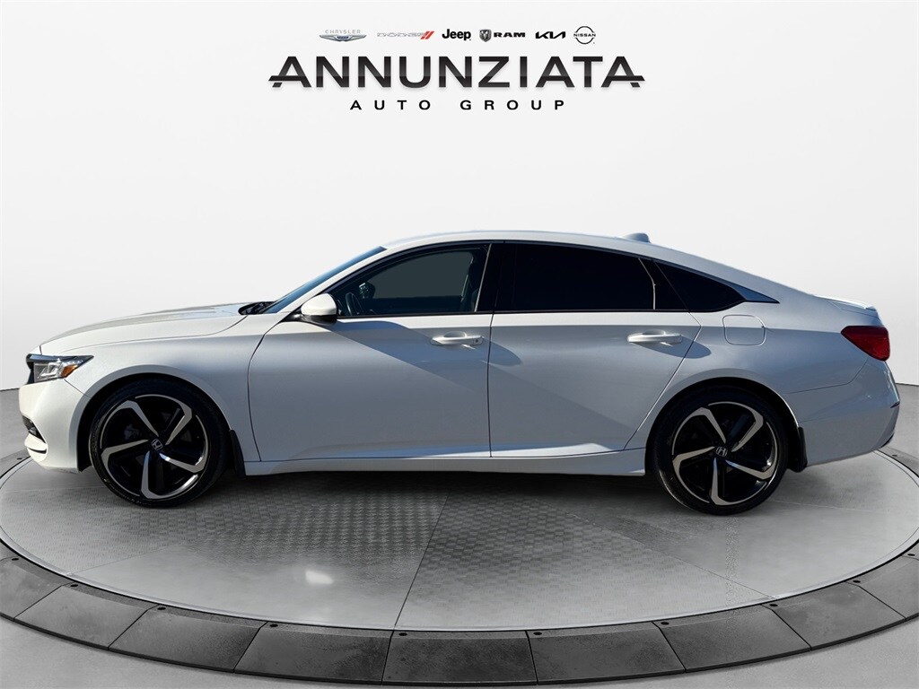 2018 Honda Accord Sport photo 2