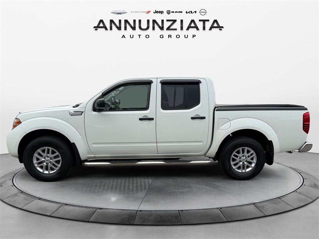 2019 Nissan Frontier SV photo 2