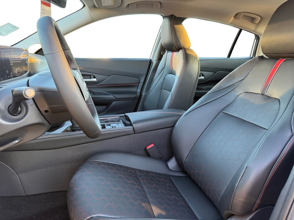 2026 Nissan Sentra SR - Photo 9